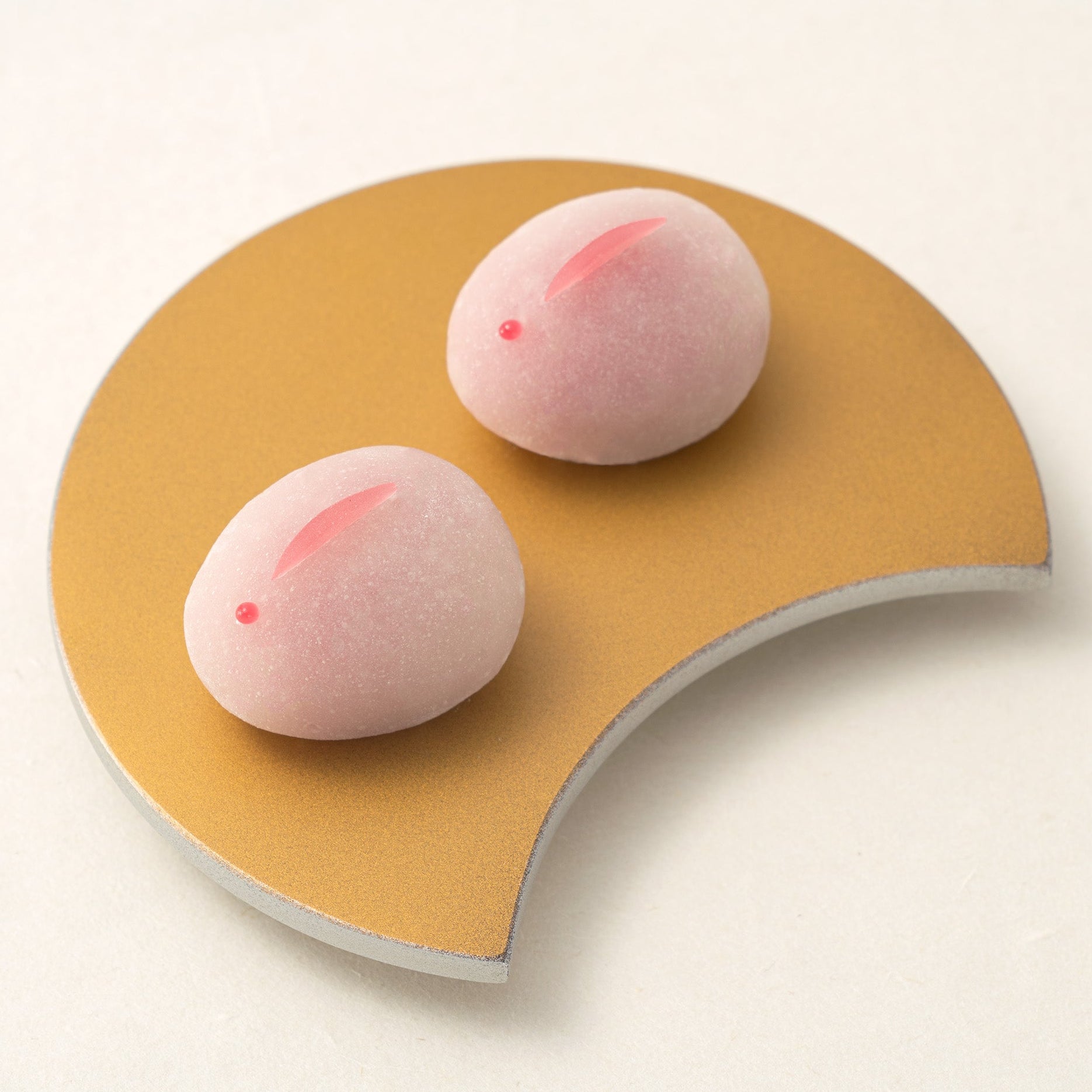 手づくり最中 「お月見うさぎ」｜定番の和菓子｜鶴屋吉信公式